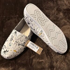 New Toms White Dog Print Slip-On Shoes